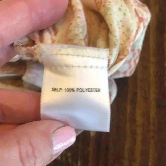 Lex & Madison | Sleeve V-neck Blouse with Pattern - Picture 3 of 4